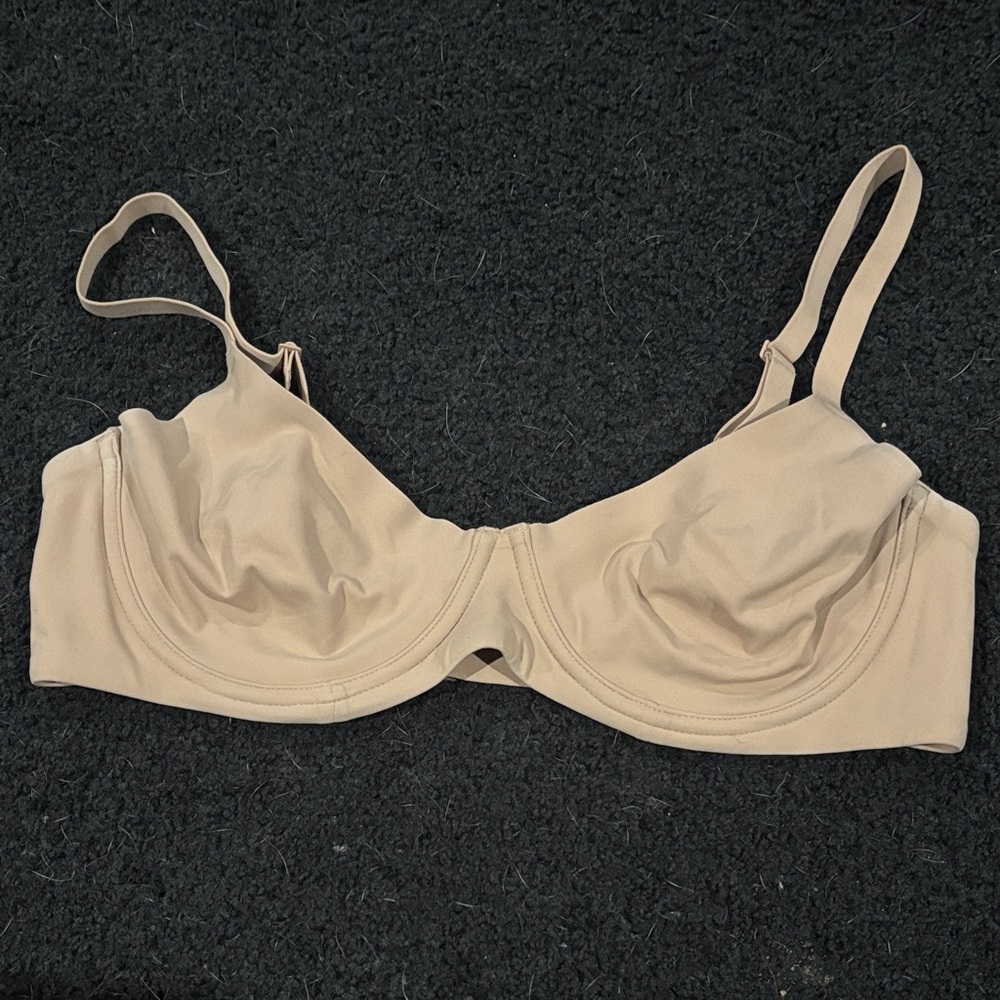Skims Neutral Beige Underwire Bra with Adjustable Straps